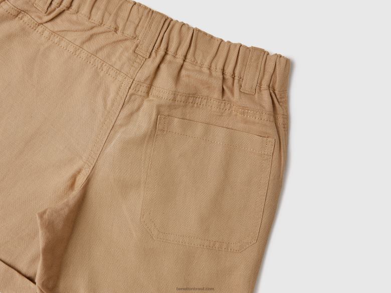 crianças bermudas em mescla de linho com dobras Benetton R8L4P5176 camelo