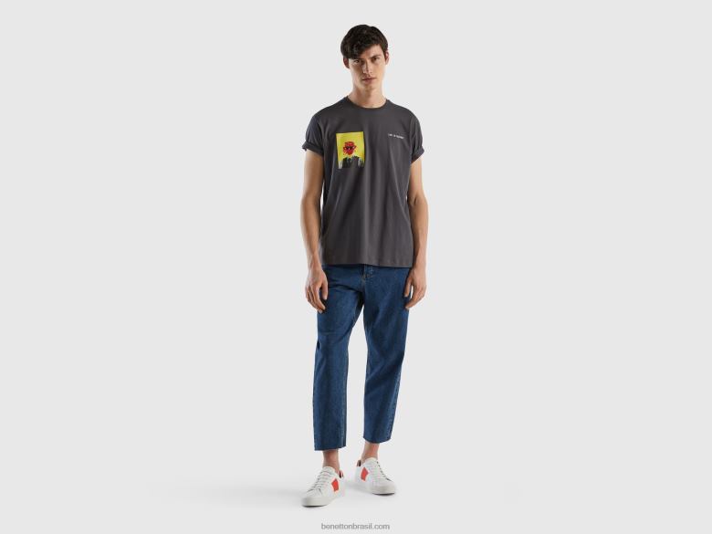 homens camiseta com estampa de foto Benetton R8L4P1216 cinza escuro