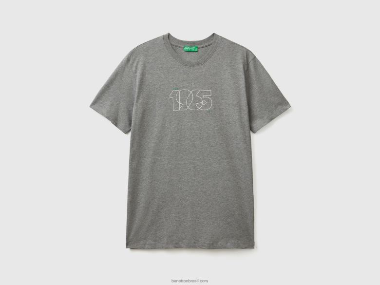 homens t-shirt com estampa em fibra longa de algodão Benetton R8L4P1214 cinza escuro