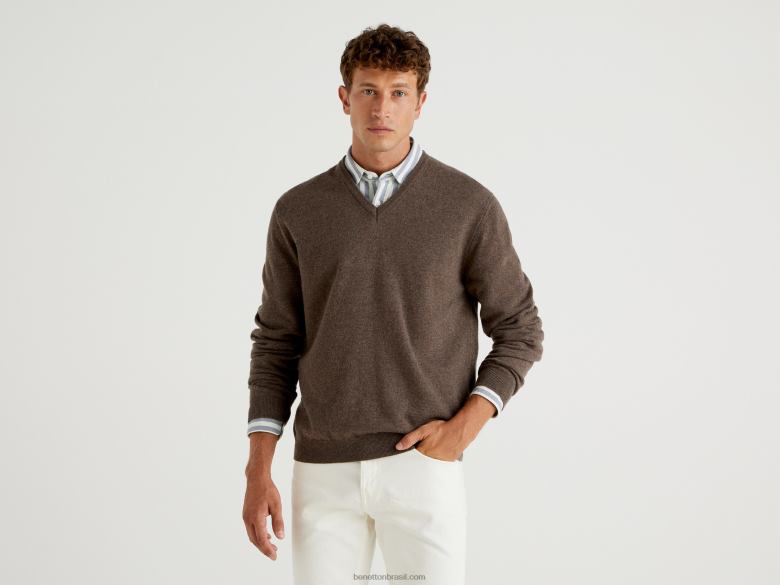 homens suéter marrom com decote em V em pura lã merino Benetton R8L4P1155 marrom