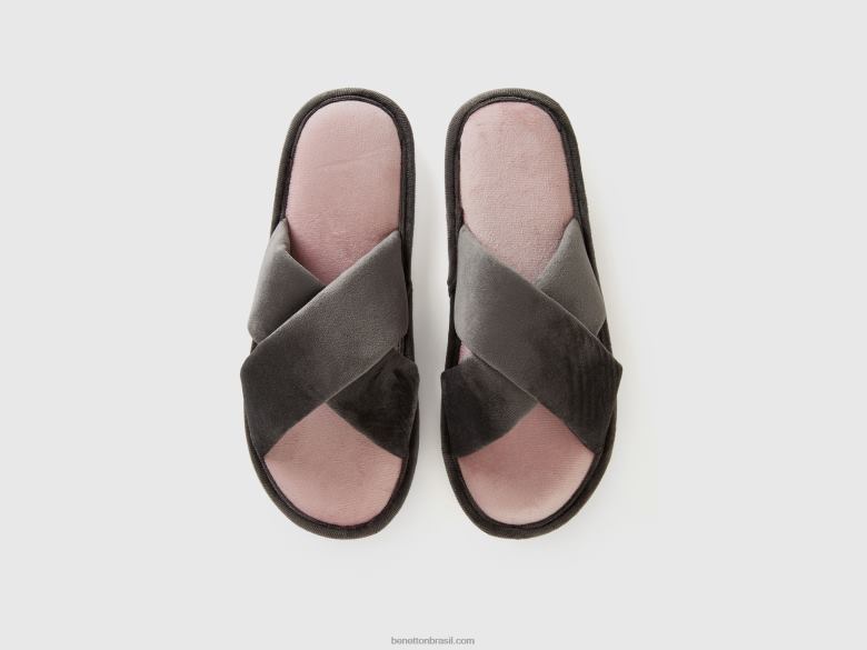mulheres chinelos abertos em veludo Benetton R8L4P918 multicolorido